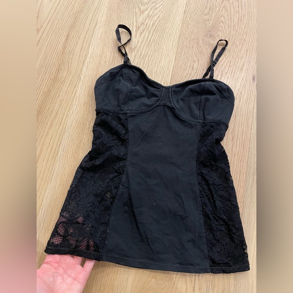 Aritzia tank tops - Picture 4 of 6